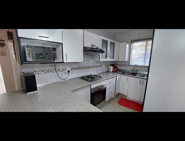 2 BEDROOM TOWNHOUSE FOR SALE IN BOOYSENS